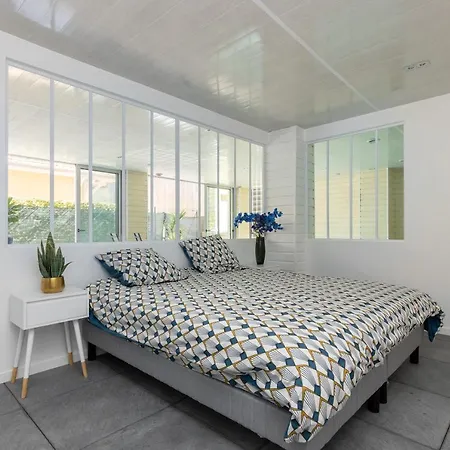 Апартаменты Le Loft Mauresque Centre Piscine Privee Interieure Chauffee *